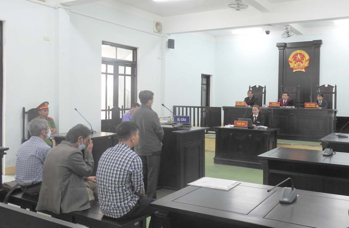Nguyên Chủ tịch và Phó Chủ tịch huyện Đăk Hà bị kết án vì vi phạm quản lý đất đai